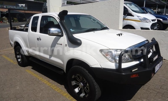 Acheter Occasion Voiture Toyota Hilux Blanc à Beitbridge, Matabeleland South Acheter Occasion Voiture Toyota Hilux Blanc à Beitbridge, Matabeleland South