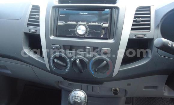 Acheter Occasion Voiture Toyota Hilux Blanc à Beitbridge, Matabeleland South Acheter Occasion Voiture Toyota Hilux Blanc à Beitbridge, Matabeleland South