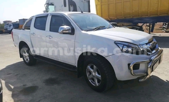 Tenga Tsaru Isuzu KB Chena Mota in Beitbridge in Matabeleland South Tenga Tsaru Isuzu KB Chena Mota in Beitbridge in Matabeleland South