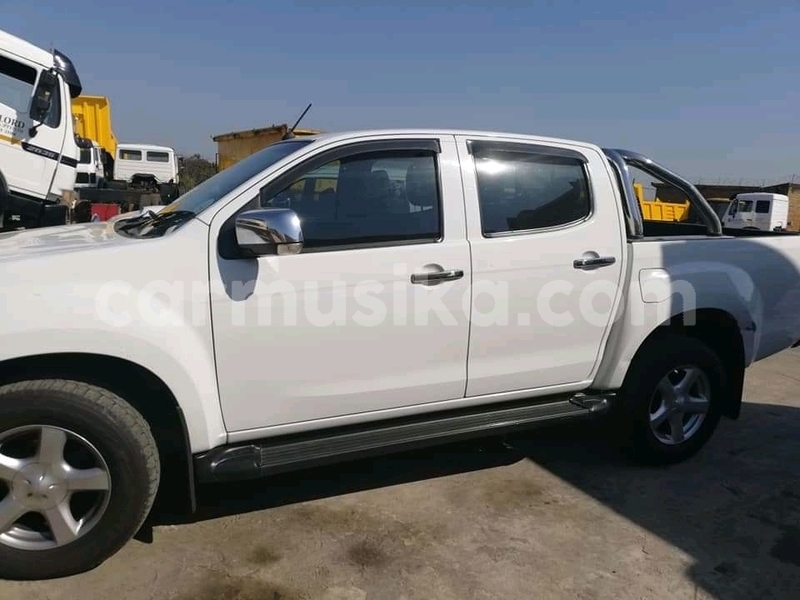 Big with watermark isuzu kb matabeleland south beitbridge 9593