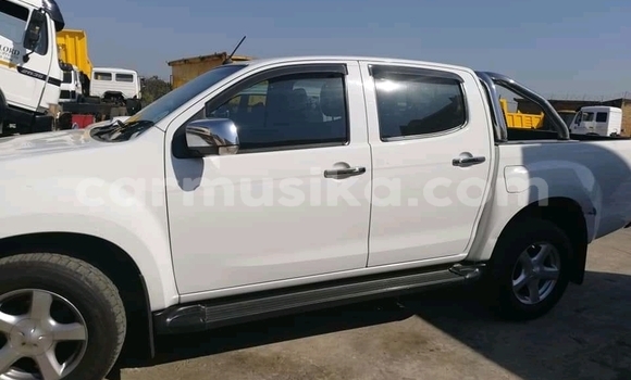 Tenga Tsaru Isuzu KB Chena Mota in Beitbridge in Matabeleland South Tenga Tsaru Isuzu KB Chena Mota in Beitbridge in Matabeleland South