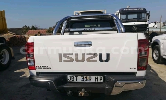 Tenga Tsaru Isuzu KB Chena Mota in Beitbridge in Matabeleland South Tenga Tsaru Isuzu KB Chena Mota in Beitbridge in Matabeleland South