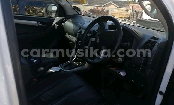 Tenga Tsaru Isuzu KB Chena Mota in Beitbridge in Matabeleland South Tenga Tsaru Isuzu KB Chena Mota in Beitbridge in Matabeleland South