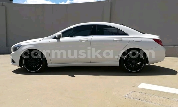 Tenga Tsaru Mercedes‒Benz C–Class Chena Mota in Beitbridge in Matabeleland South Tenga Tsaru Mercedes‒Benz C–Class Chena Mota in Beitbridge in Matabeleland South