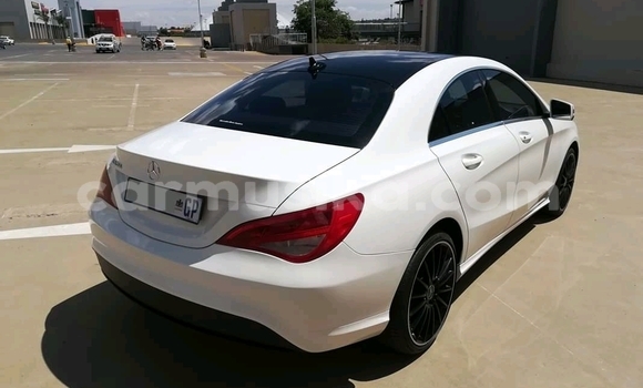 Tenga Tsaru Mercedes‒Benz C–Class Chena Mota in Beitbridge in Matabeleland South Tenga Tsaru Mercedes‒Benz C–Class Chena Mota in Beitbridge in Matabeleland South