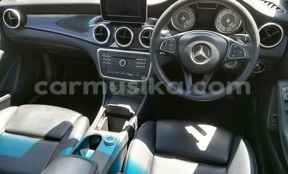 Tenga Tsaru Mercedes‒Benz C–Class Chena Mota in Beitbridge in Matabeleland South Tenga Tsaru Mercedes‒Benz C–Class Chena Mota in Beitbridge in Matabeleland South