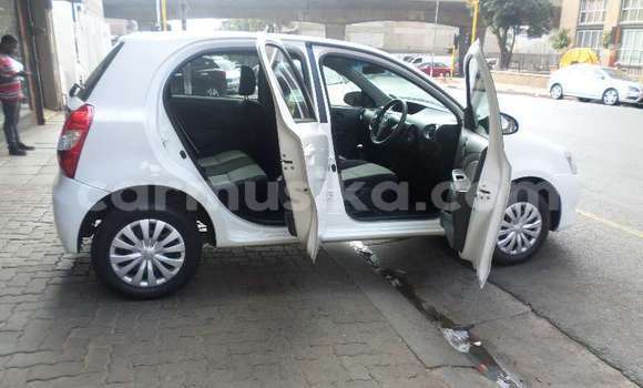 Nunua Ilio tumika Toyota Auris Nyeupe Gari ndani ya Beitbridge nchini Matabeleland Kusini Nunua Ilio tumika Toyota Auris Nyeupe Gari ndani ya Beitbridge nchini Matabeleland Kusini