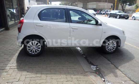 Nunua Ilio tumika Toyota Auris Nyeupe Gari ndani ya Beitbridge nchini Matabeleland Kusini Nunua Ilio tumika Toyota Auris Nyeupe Gari ndani ya Beitbridge nchini Matabeleland Kusini