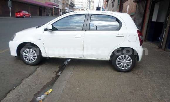 Nunua Ilio tumika Toyota Auris Nyeupe Gari ndani ya Beitbridge nchini Matabeleland Kusini Nunua Ilio tumika Toyota Auris Nyeupe Gari ndani ya Beitbridge nchini Matabeleland Kusini