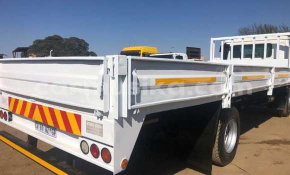 Buy Used Nissan UD White Truck in Beitbridge in Matabeleland South Buy Used Nissan UD White Truck in Beitbridge in Matabeleland South