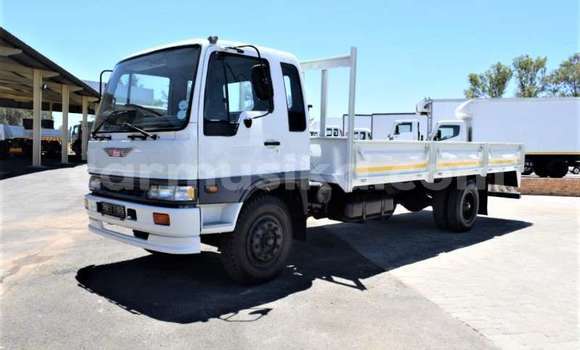 Acheter Occasion Utilitaire Hino 300 Series Blanc à Beitbridge, Matabeleland South Acheter Occasion Utilitaire Hino 300 Series Blanc à Beitbridge, Matabeleland South
