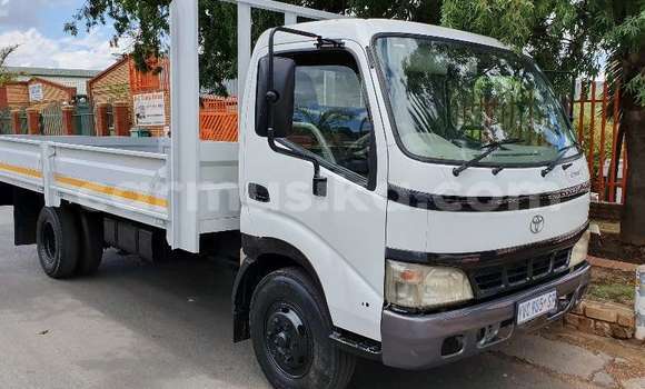 Acheter Occasion Utilitaire Hino 300 Series Blanc à Beitbridge, Matabeleland South Acheter Occasion Utilitaire Hino 300 Series Blanc à Beitbridge, Matabeleland South