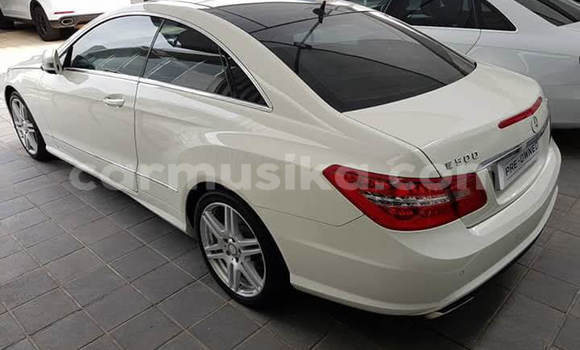 Acheter Occasion Voiture Mercedes‒Benz E-klasse AMG Blanc à Beitbridge, Matabeleland South Acheter Occasion Voiture Mercedes‒Benz E-klasse AMG Blanc à Beitbridge, Matabeleland South