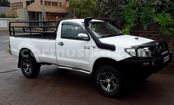 Tenga Tsaru Toyota Hilux Chena Mota in Beitbridge in Matabeleland South Tenga Tsaru Toyota Hilux Chena Mota in Beitbridge in Matabeleland South