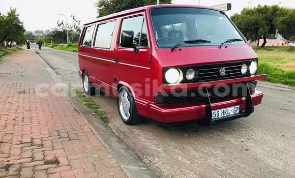 Acheter Occasion Voiture Volkswagen Caravelle Rouge à Beitbridge, Matabeleland South Acheter Occasion Voiture Volkswagen Caravelle Rouge à Beitbridge, Matabeleland South