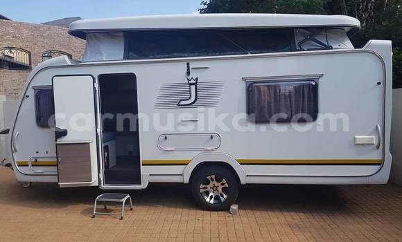 Tenga Tsaru Toyota Hilux Zvimwe Mota in Beitbridge in Matabeleland South Tenga Tsaru Toyota Hilux Zvimwe Mota in Beitbridge in Matabeleland South