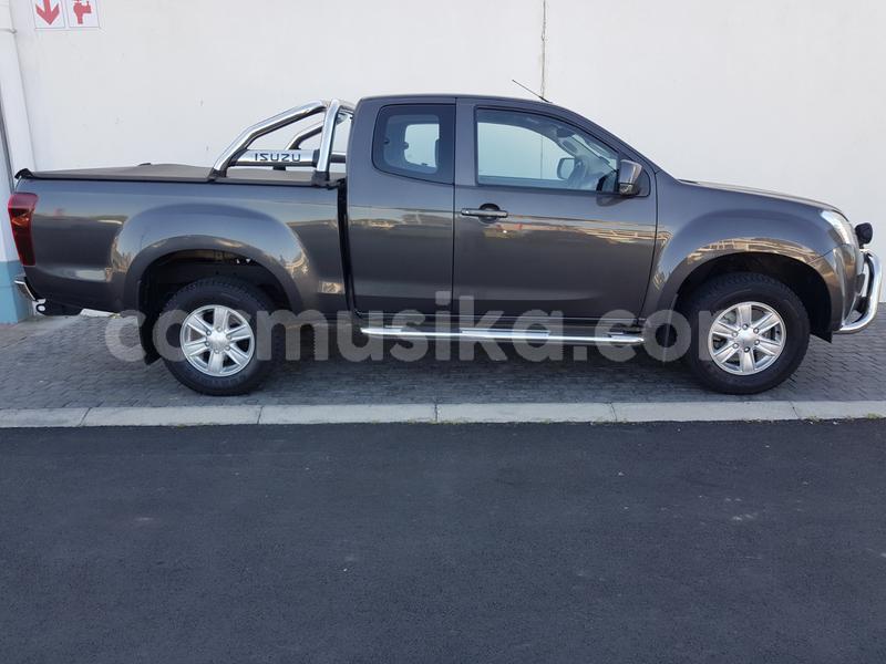 Big with watermark isuzu kb matabeleland south beitbridge 9656