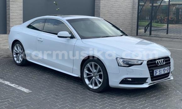 Acheter Occasion Voiture Audi A5 Blanc à Highfield, Harare Acheter Occasion Voiture Audi A5 Blanc à Highfield, Harare