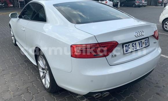 Acheter Occasion Voiture Audi A5 Blanc à Highfield, Harare Acheter Occasion Voiture Audi A5 Blanc à Highfield, Harare