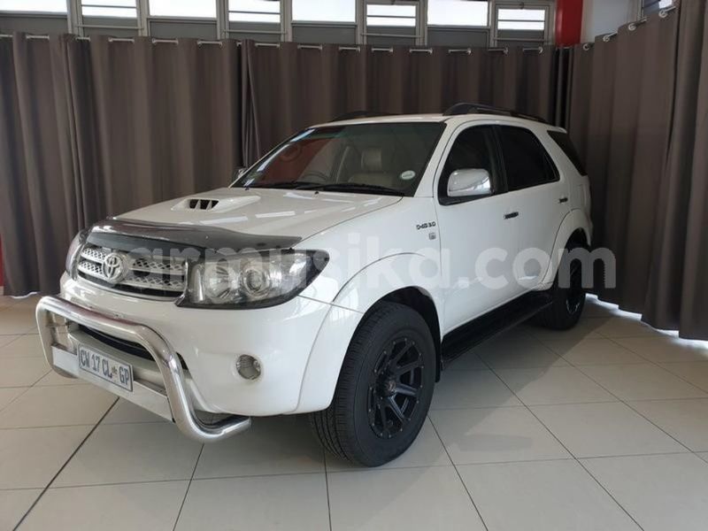 Big with watermark toyota fortuner matabeleland south beitbridge 9662