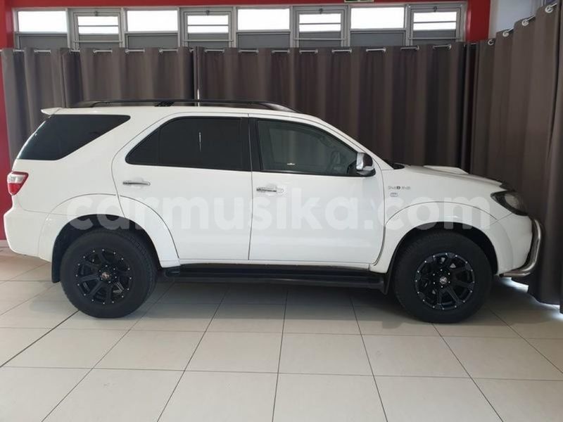 Big with watermark toyota fortuner matabeleland south beitbridge 9662