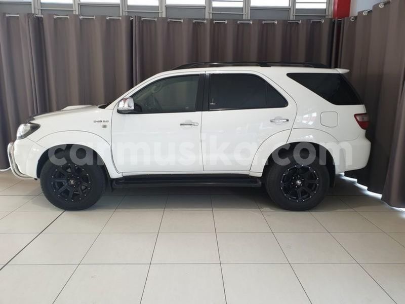 Big with watermark toyota fortuner matabeleland south beitbridge 9662