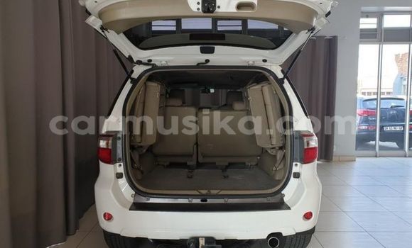 Acheter Occasion Voiture Toyota Fortuner Blanc à Beitbridge, Matabeleland South Acheter Occasion Voiture Toyota Fortuner Blanc à Beitbridge, Matabeleland South