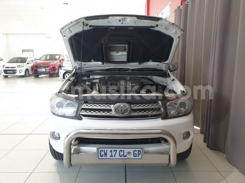 Big with watermark toyota fortuner matabeleland south beitbridge 9662