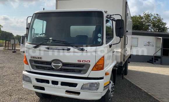 Acheter Occasion Utilitaire Hino 300 Series Blanc à Beitbridge, Matabeleland South Acheter Occasion Utilitaire Hino 300 Series Blanc à Beitbridge, Matabeleland South