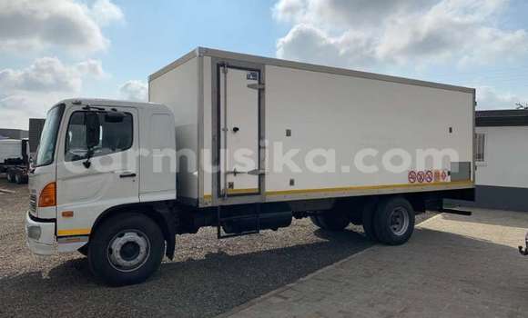 Acheter Occasion Utilitaire Hino 300 Series Blanc à Beitbridge, Matabeleland South Acheter Occasion Utilitaire Hino 300 Series Blanc à Beitbridge, Matabeleland South
