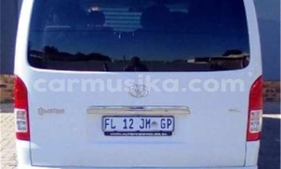 Tenga Tsaru Toyota Hiace Chena Mota in Beitbridge in Matabeleland South Tenga Tsaru Toyota Hiace Chena Mota in Beitbridge in Matabeleland South