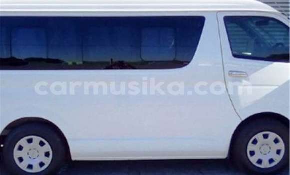 Tenga Tsaru Toyota Hiace Chena Mota in Beitbridge in Matabeleland South Tenga Tsaru Toyota Hiace Chena Mota in Beitbridge in Matabeleland South
