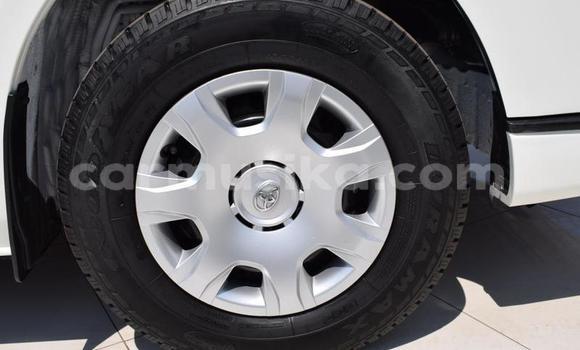 Buy Used Toyota Hiace White Car in Beitbridge in Matabeleland South Buy Used Toyota Hiace White Car in Beitbridge in Matabeleland South