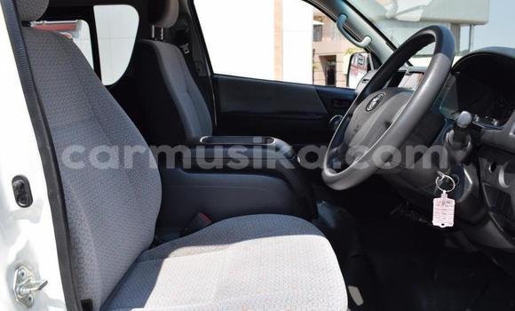 Buy Used Toyota Hiace White Car in Beitbridge in Matabeleland South Buy Used Toyota Hiace White Car in Beitbridge in Matabeleland South