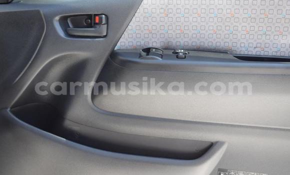 Buy Used Toyota Hiace White Car in Beitbridge in Matabeleland South Buy Used Toyota Hiace White Car in Beitbridge in Matabeleland South