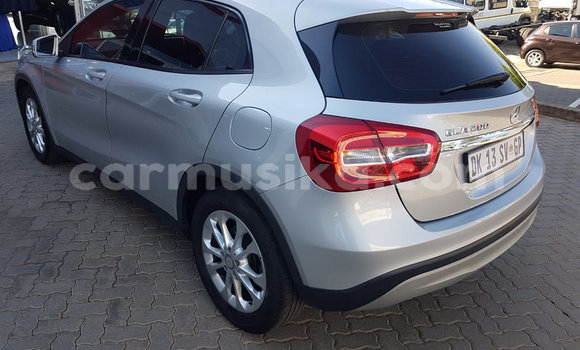 Acheter Occasion Voiture Mercedes‒Benz 200 Gris à Beitbridge, Matabeleland South Acheter Occasion Voiture Mercedes‒Benz 200 Gris à Beitbridge, Matabeleland South