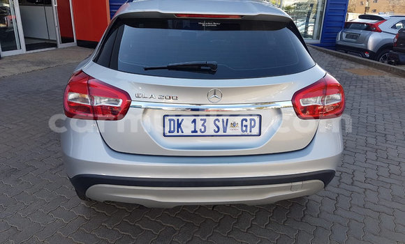 Acheter Occasion Voiture Mercedes‒Benz 200 Gris à Beitbridge, Matabeleland South Acheter Occasion Voiture Mercedes‒Benz 200 Gris à Beitbridge, Matabeleland South