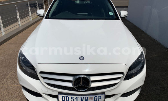 Acheter Occasion Voiture Mercedes‒Benz 200 Blanc à Beitbridge, Matabeleland South Acheter Occasion Voiture Mercedes‒Benz 200 Blanc à Beitbridge, Matabeleland South