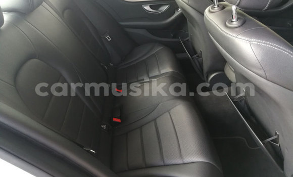 Acheter Occasion Voiture Mercedes‒Benz 200 Blanc à Beitbridge, Matabeleland South Acheter Occasion Voiture Mercedes‒Benz 200 Blanc à Beitbridge, Matabeleland South