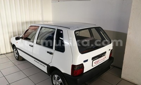 Tenga Tsaru Fiat Uno Chena Mota in Beitbridge in Matabeleland South Tenga Tsaru Fiat Uno Chena Mota in Beitbridge in Matabeleland South