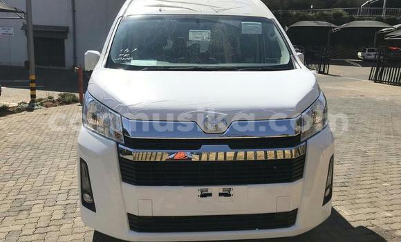 Tenga Tsaru Toyota Corolla Verso Chena Mota in Beitbridge in Matabeleland South Tenga Tsaru Toyota Corolla Verso Chena Mota in Beitbridge in Matabeleland South