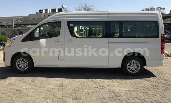 Tenga Tsaru Toyota Corolla Verso Chena Mota in Beitbridge in Matabeleland South Tenga Tsaru Toyota Corolla Verso Chena Mota in Beitbridge in Matabeleland South