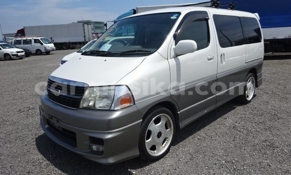 Acheter Occasion Voiture Toyota Granvia Blanc à Harare, Harare Acheter Occasion Voiture Toyota Granvia Blanc à Harare, Harare