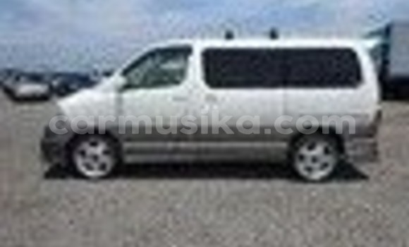 Acheter Occasion Voiture Toyota Granvia Blanc à Harare, Harare Acheter Occasion Voiture Toyota Granvia Blanc à Harare, Harare