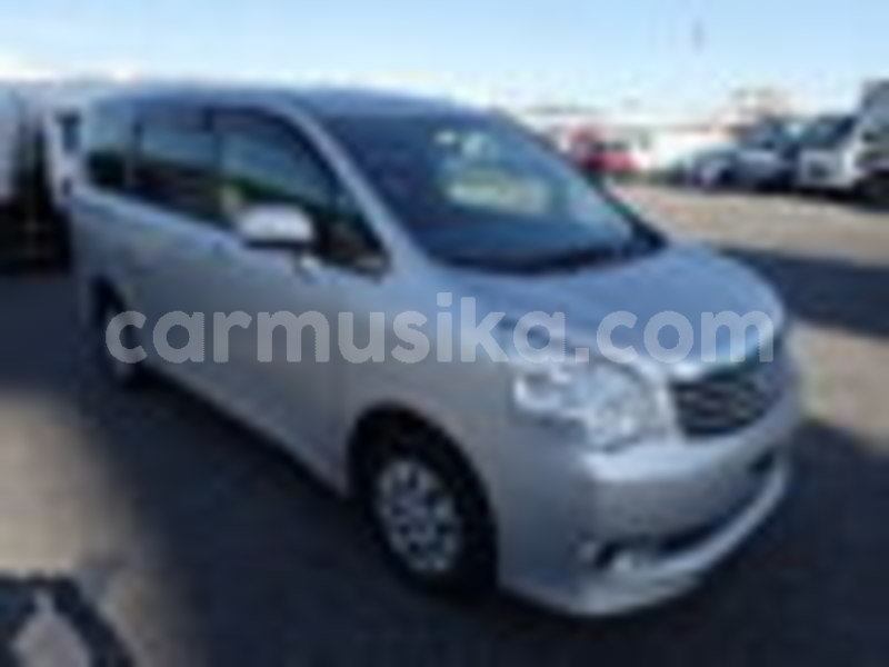 Big with watermark toyota noah harare harare 9684