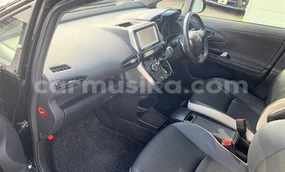 Buy Used Toyota Wish Black Car in Beitbridge in Matabeleland South Buy Used Toyota Wish Black Car in Beitbridge in Matabeleland South