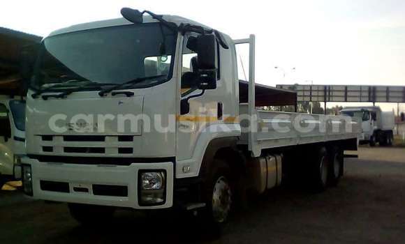 Nunua Ilio tumika Isuzu FTR 850 Nyeupe Lori ndani ya Beitbridge nchini Matabeleland Kusini Nunua Ilio tumika Isuzu FTR 850 Nyeupe Lori ndani ya Beitbridge nchini Matabeleland Kusini