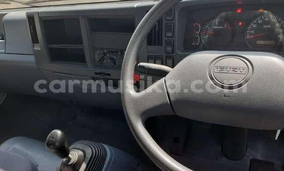 Nunua Ilio tumika Isuzu FTR 850 Nyeupe Lori ndani ya Beitbridge nchini Matabeleland Kusini Nunua Ilio tumika Isuzu FTR 850 Nyeupe Lori ndani ya Beitbridge nchini Matabeleland Kusini