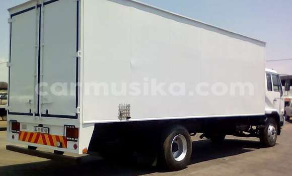 Acheter Occasion Utilitaire Hino 300 Series Blanc à Beitbridge, Matabeleland South Acheter Occasion Utilitaire Hino 300 Series Blanc à Beitbridge, Matabeleland South