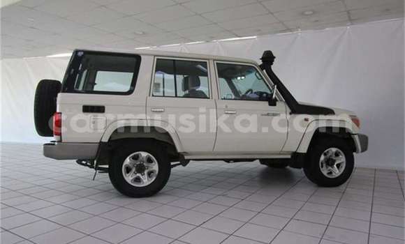 Acheter Occasion Voiture Toyota Land Cruiser Blanc à Bulawayo, Bulawayo Acheter Occasion Voiture Toyota Land Cruiser Blanc à Bulawayo, Bulawayo